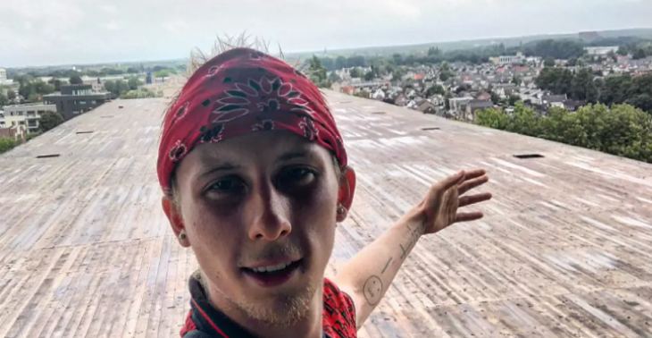 Thuisloze (21 jaar) gaat de wereld rond